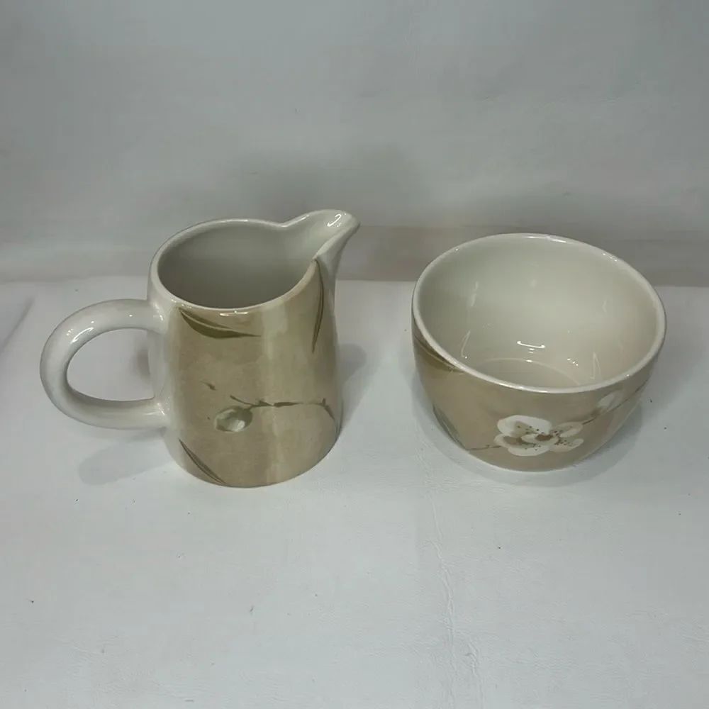 Crate & Barrel Orchid 10 Oz Creamer With Handle & 12 Oz Sugar Bowl Tan Floral